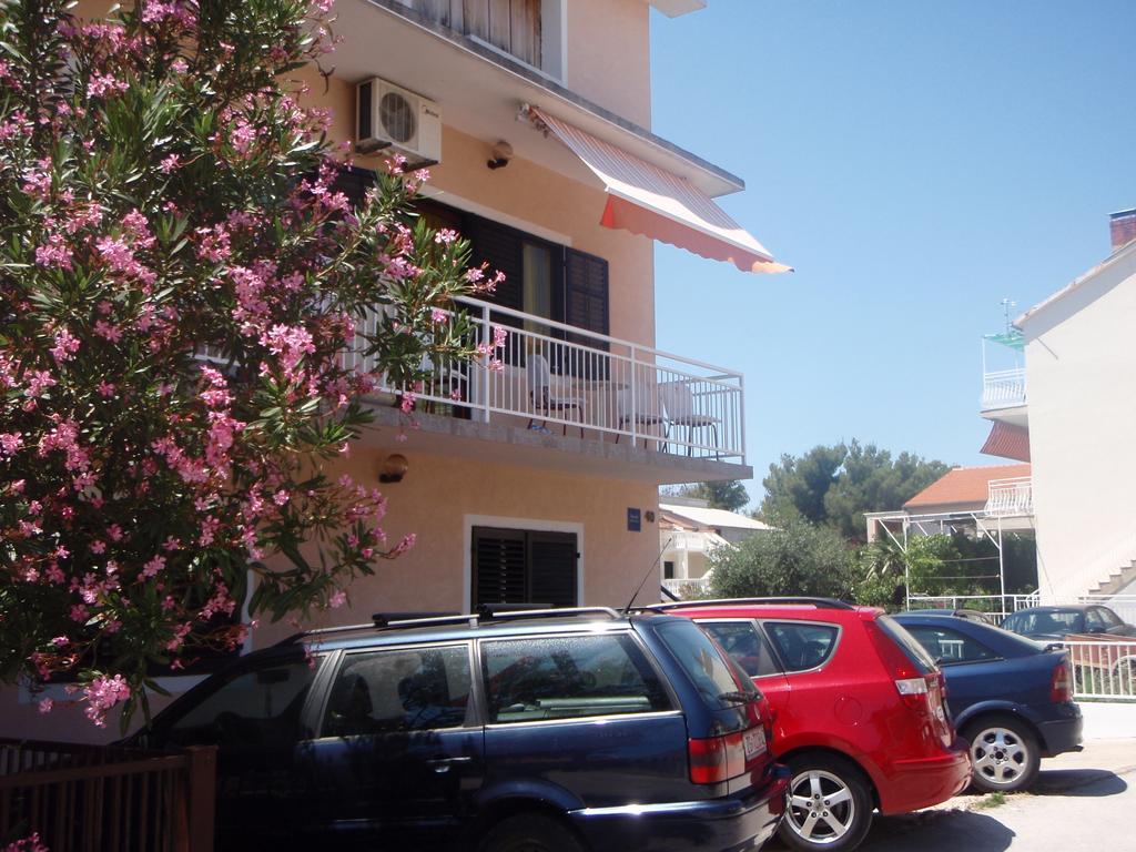 Apartments Nika Vodice Esterno foto